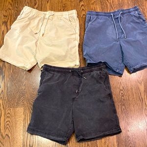 American Eagle men’s shorts, size small, 3 pairs for $30, excellent condition